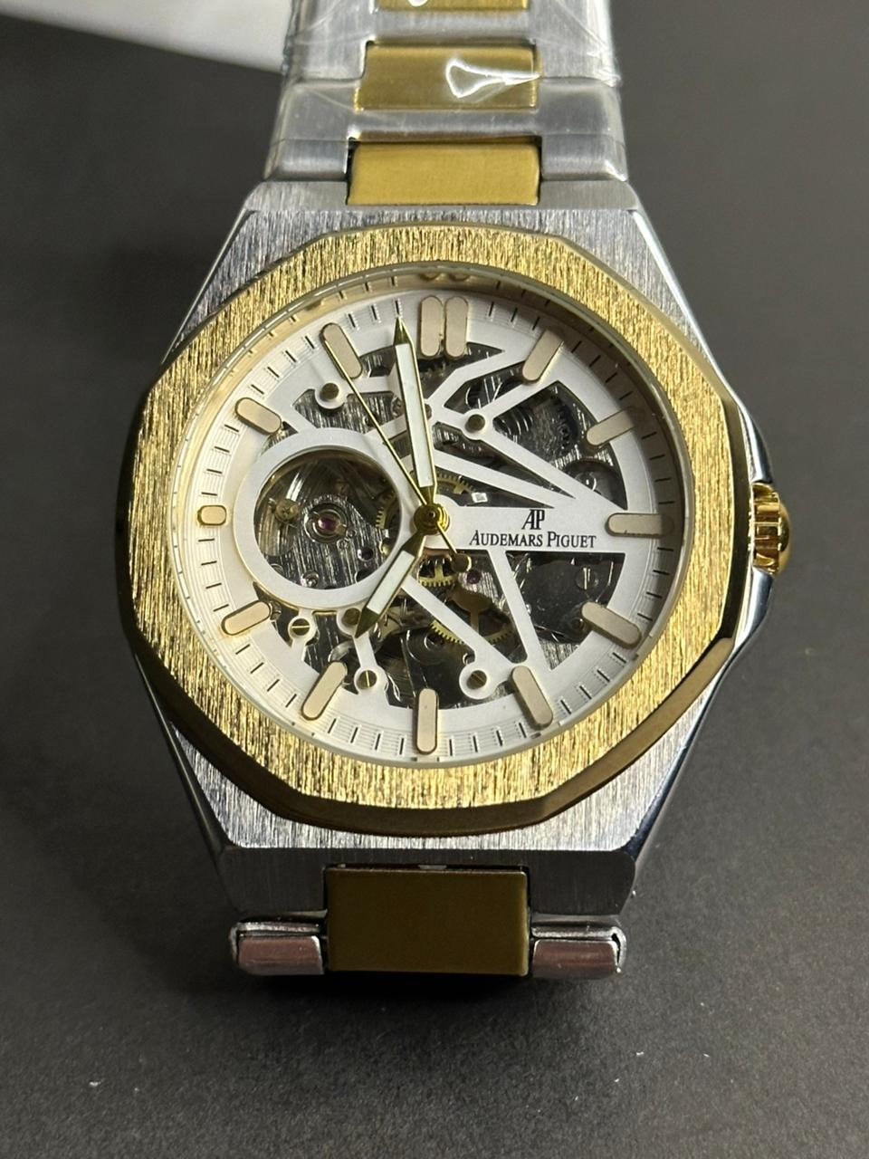 AUDEMARS PIGUET - White Stone | Automatic