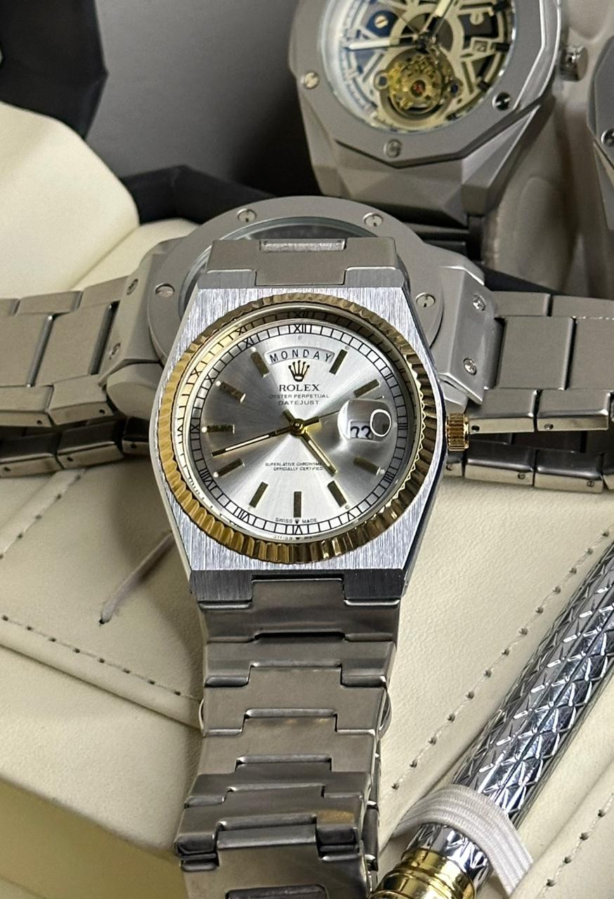 Rolex - Oyster | Date just | Superlative chronometer | DAY DISPLAY
