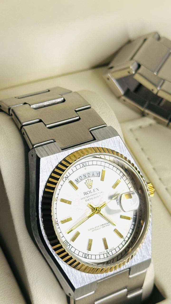 Rolex - Oyster | Date just | Superlative chronometer | DAY DISPLAY
