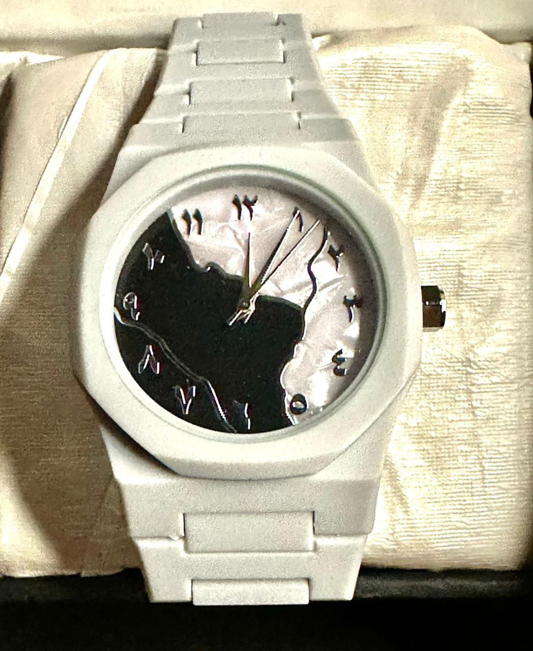 Arabic Aura - White and black dial | White microfiber chain | White aura