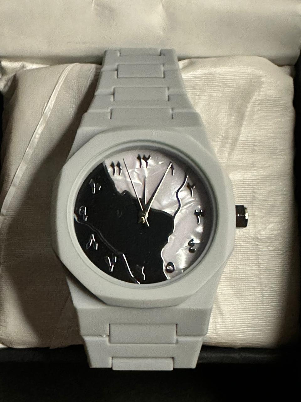 Arabic Aura - White and black dial | White microfiber chain | White aura
