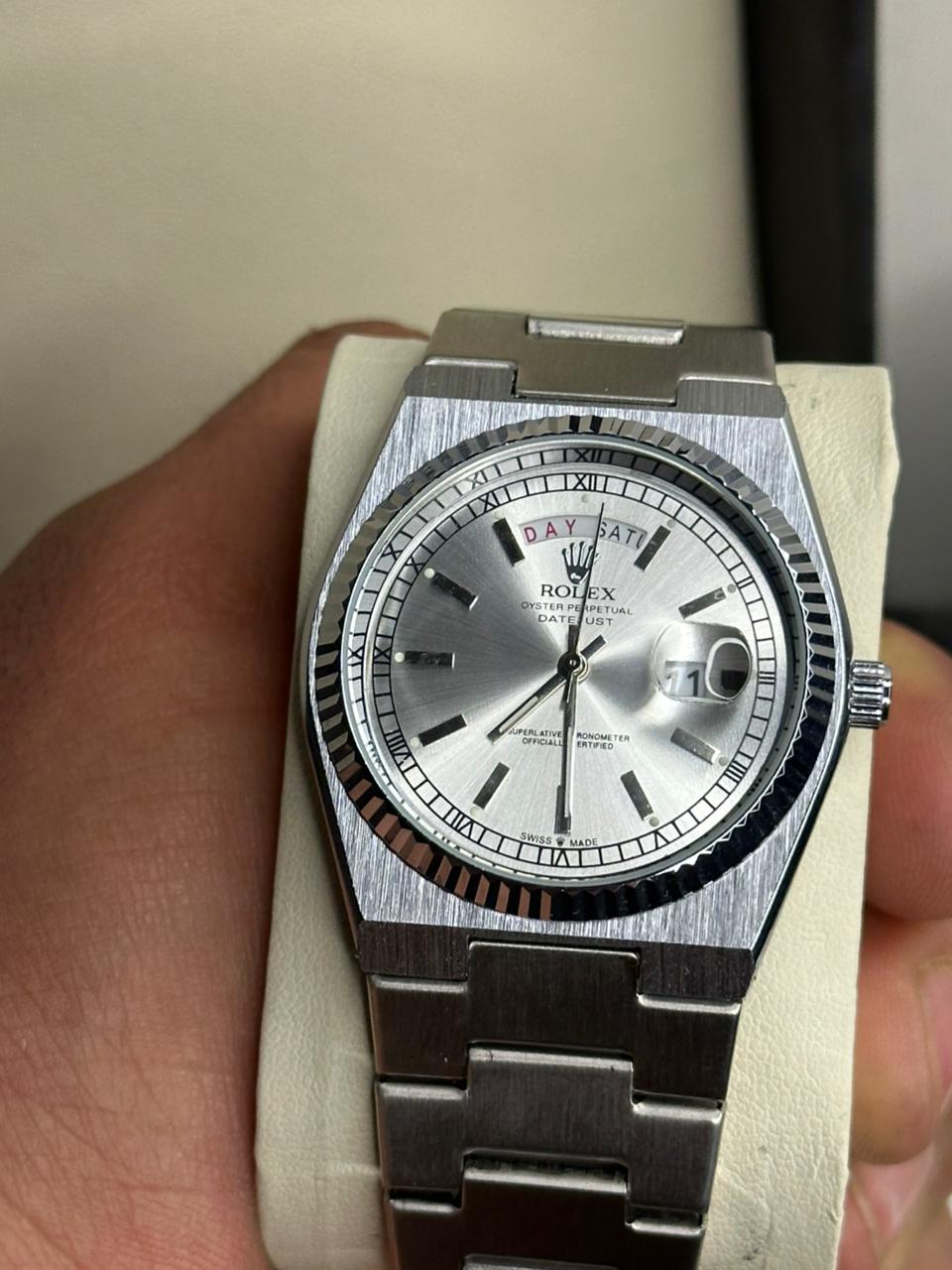 Rolex - Oyster | Date just | Superlative chronometer | DAY DISPLAY